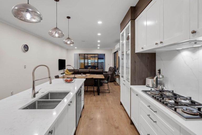 Photo of property in 54 Tir Conaill Avenue, Flat Bush, Auckland, 2019