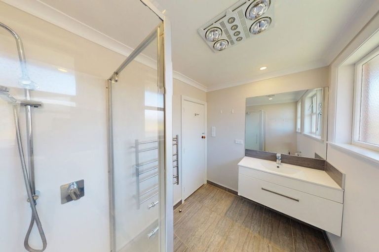 Photo of property in 41 Ellesmere Crescent, Highbury, Palmerston North, 4412