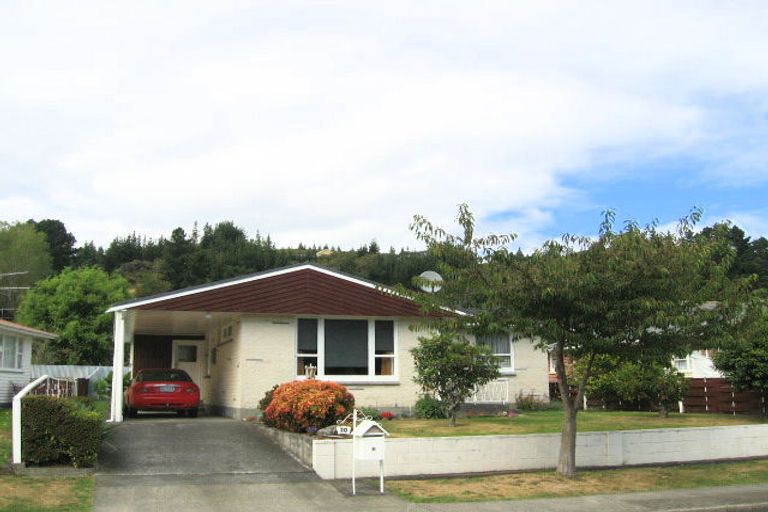 Photo of property in 10 Oregon Drive, Maoribank, Upper Hutt, 5018