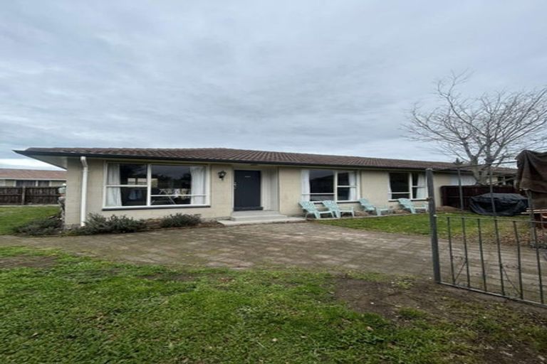 Photo of property in 2/23 Branksome Place, Parklands, Christchurch, 8083