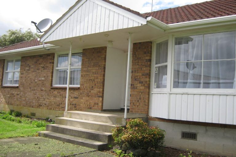 Photo of property in 14 Lindis Place, Mangere Bridge, Auckland, 2022