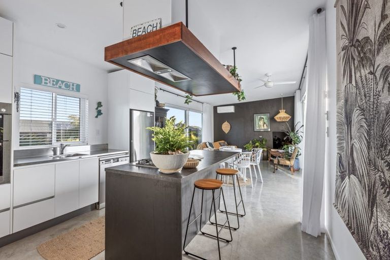 Photo of property in 2 Taimoana Close, Mangawhai Heads, Mangawhai, 0505