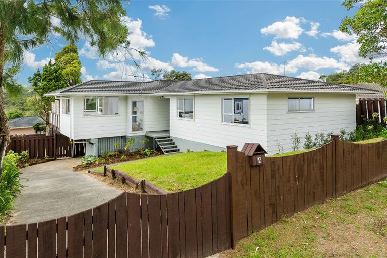 Photo of property in 4 Bonito Place, Bayview, Auckland, 0629