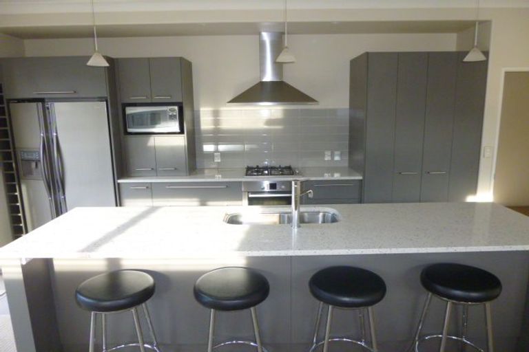 Photo of property in 5 Crofton Road, Harewood, Christchurch, 8051