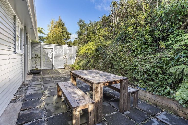 Photo of property in 11 Chester Road, Tawa, Wellington, 5028