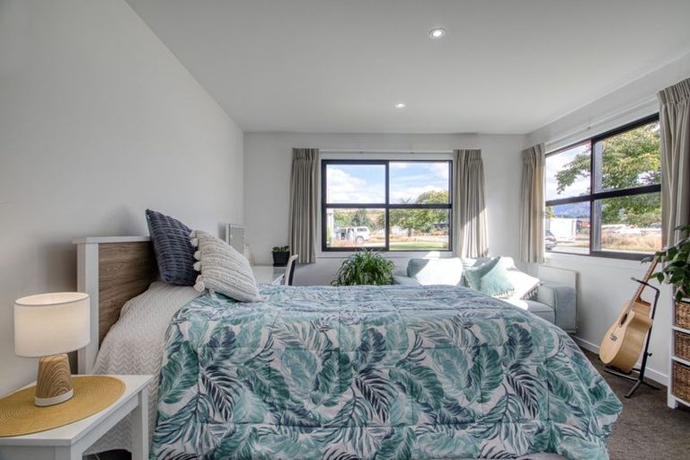 Photo of property in 1 Woodley Place, Glenorchy, 9372