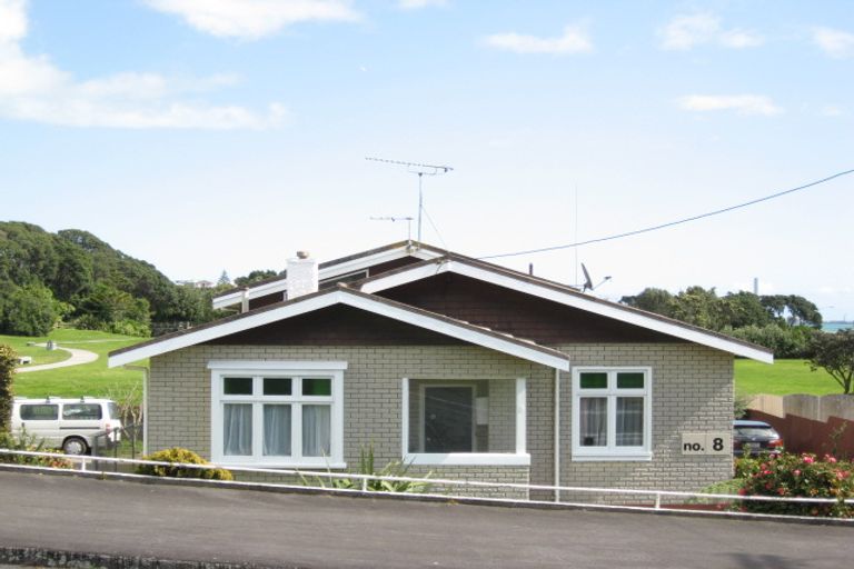 Photo of property in 8 Nobs Line, Strandon, New Plymouth, 4312