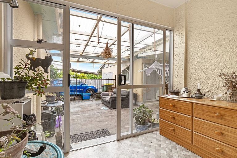 Photo of property in 43 Fookes Street, Waverley, 4510