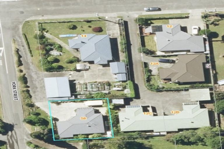 Photo of property in 58 York Street, Picton, 7220