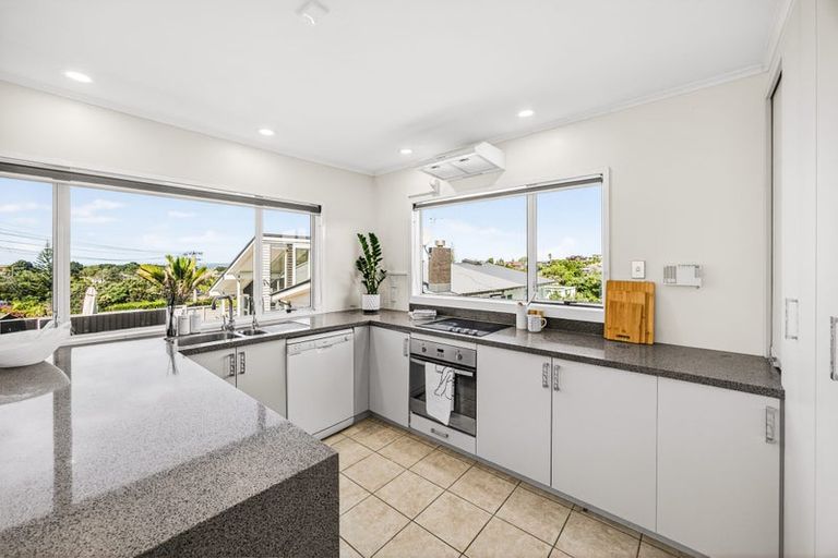 Photo of property in 20 Peter Terrace, Castor Bay, Auckland, 0620