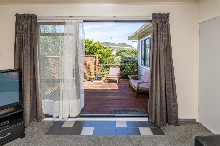 Photo of property in 21 Omori Place, Castlecliff, Whanganui, 4501
