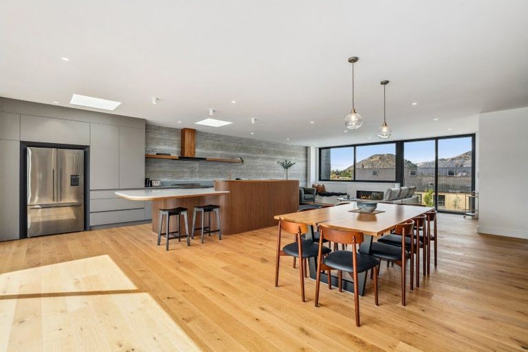 Photo of property in 27 Rubus Street, Wanaka, 9382