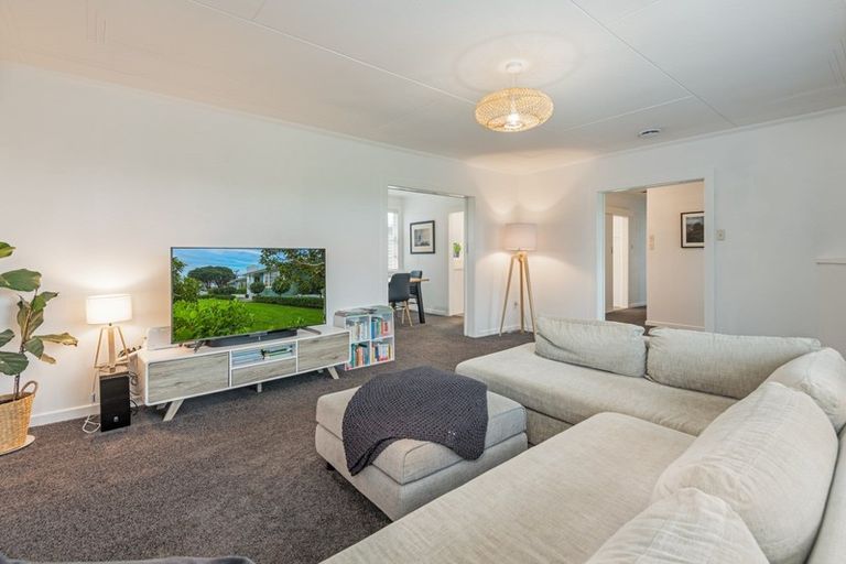 Photo of property in 10 Paterson Street, Pahiatua, 4910