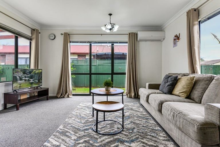 Photo of property in 14 Catalina Drive, Melville, Hamilton, 3206