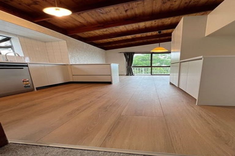 Photo of property in 11 Felicity Place, Unsworth Heights, Auckland, 0632