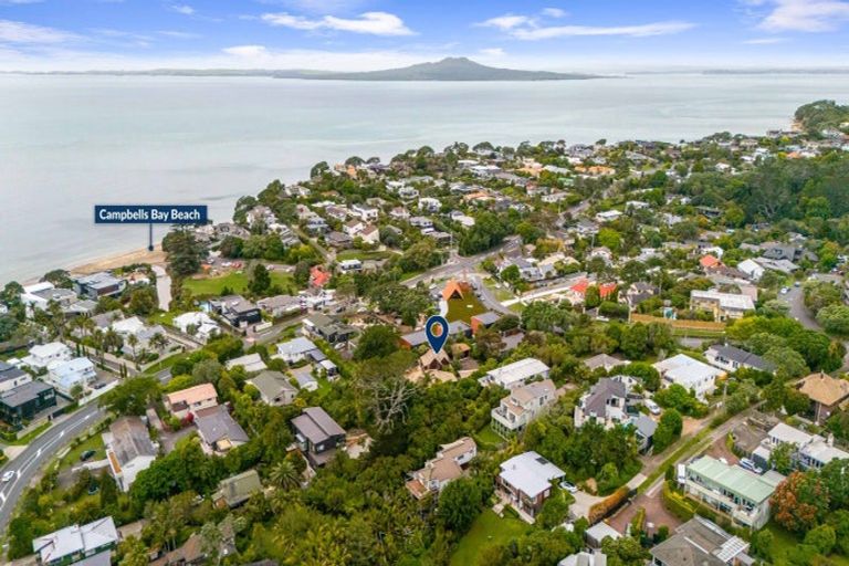 Photo of property in 3 Park Rise, Campbells Bay, Auckland, 0630