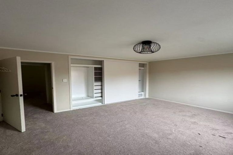 Photo of property in 5 Stapleford Crescent, Browns Bay, Auckland, 0630