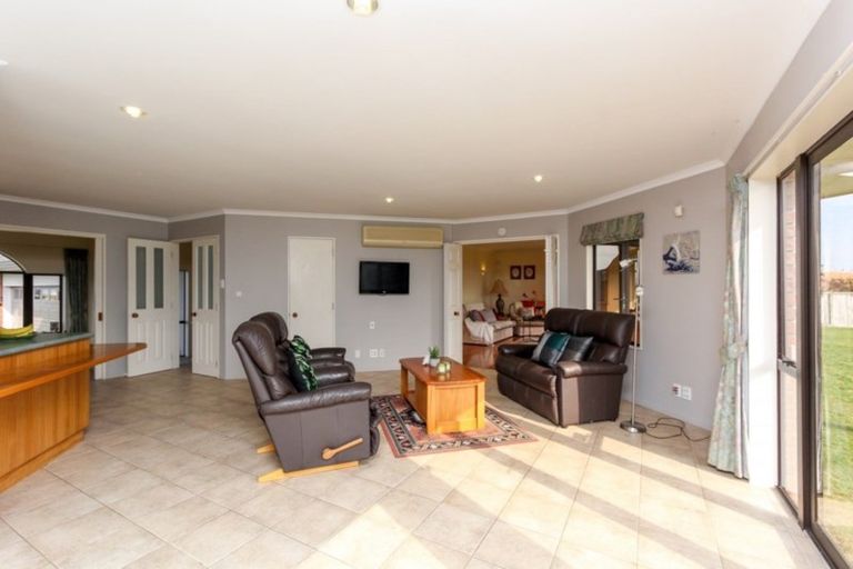 Photo of property in 7 Sandel Rise, Merrilands, New Plymouth, 4312