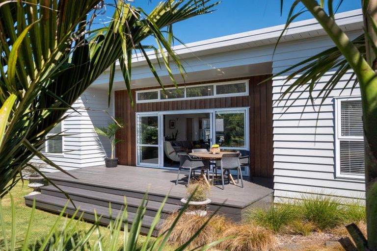 Photo of property in 53 Athenree Road, Athenree, Katikati, 3177