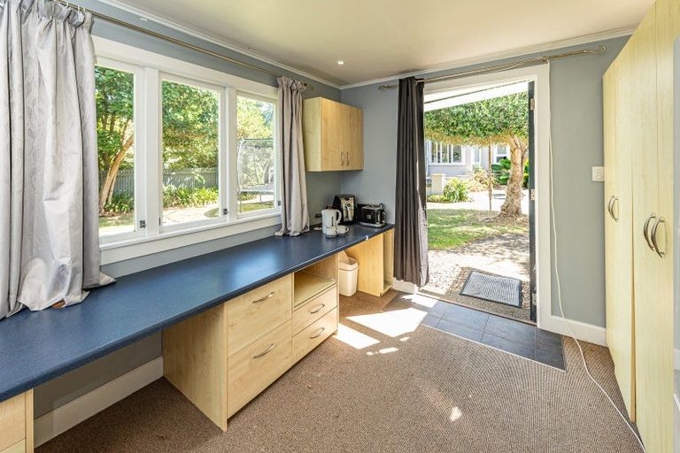 Photo of property in 17 Tarata Street, Saint Johns Hill, Whanganui, 4501