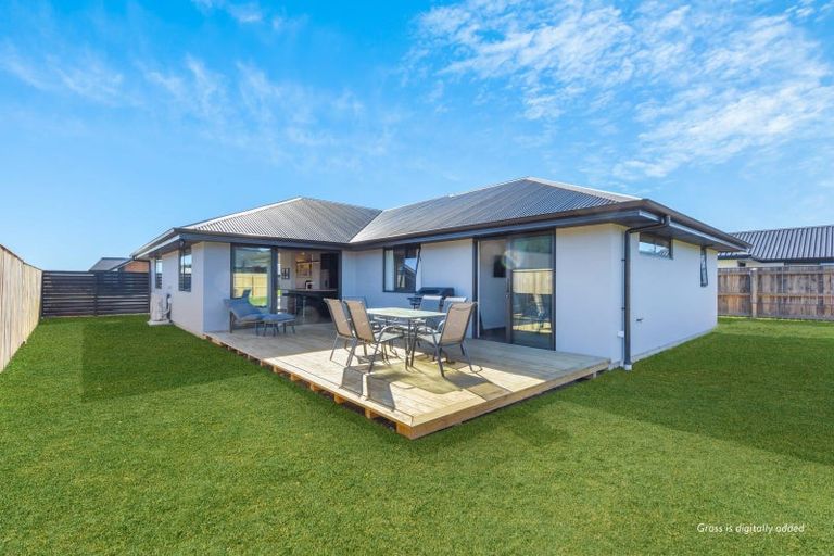 Photo of property in 34 George Fyfe Way, Wakefield, 7025