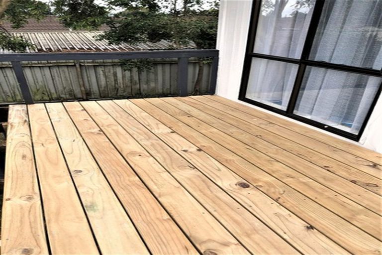 Photo of property in 2/10 Taitimu Drive, Weymouth, Auckland, 2103