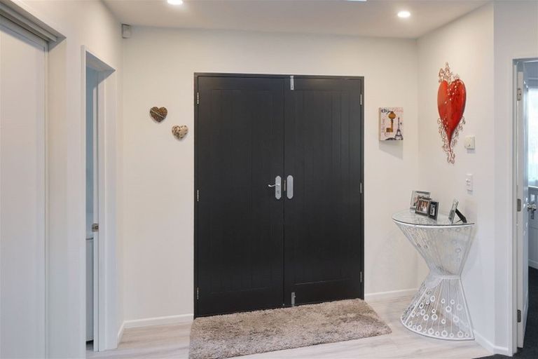 Photo of property in 2 The Stables, Woodend, 7610