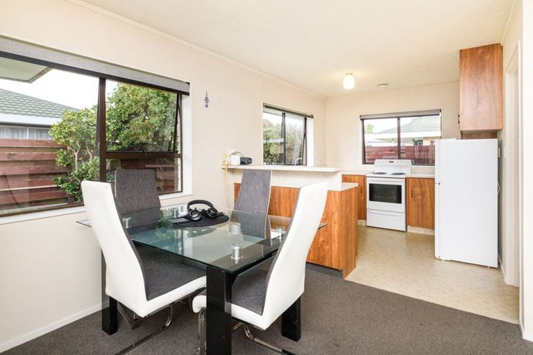 Photo of property in 2/99 Vogel Street, Roslyn, Palmerston North, 4414