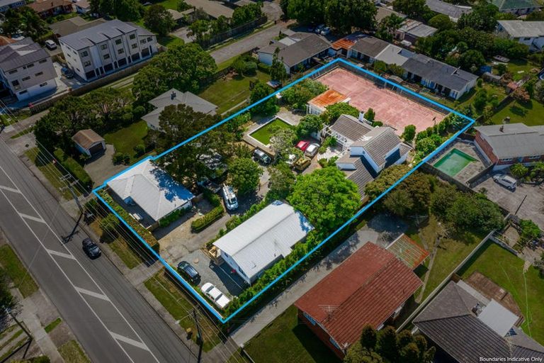 Photo of property in 107 Te Atatu Road, Te Atatu South, Auckland, 0610
