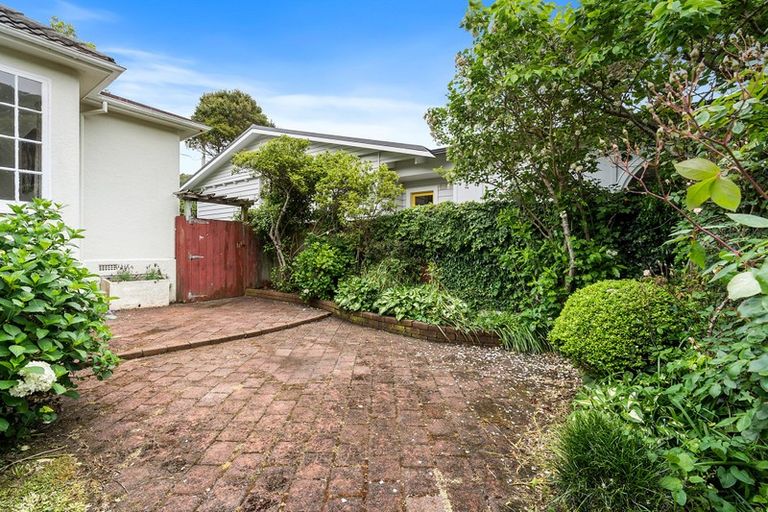 Photo of property in 330 Karori Road, Karori, Wellington, 6012