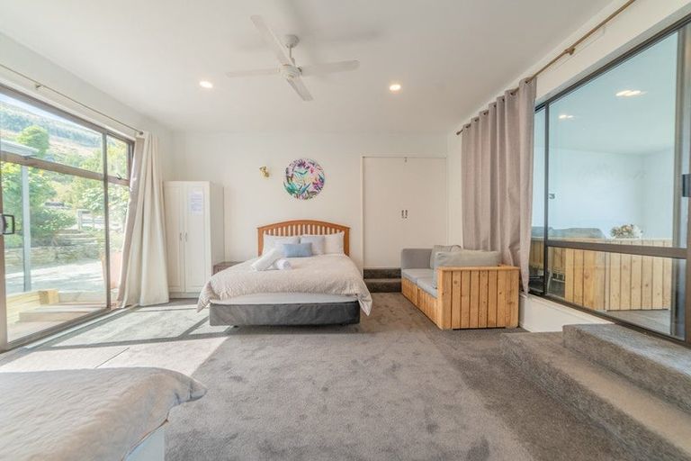 Photo of property in 22 Golden Terrace, Queenstown, 9300