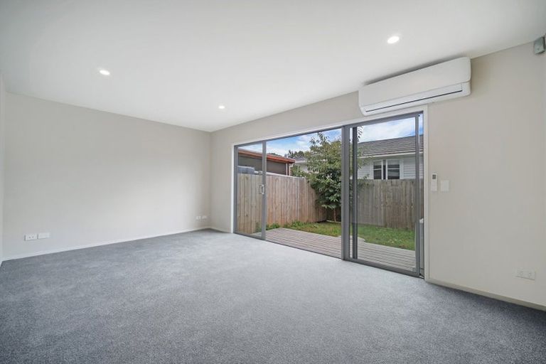 Photo of property in 2/70 Clevedon Road, Papakura, 2110