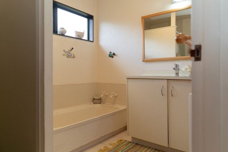 Photo of property in 44 Muritai Crescent, Havelock North, 4130