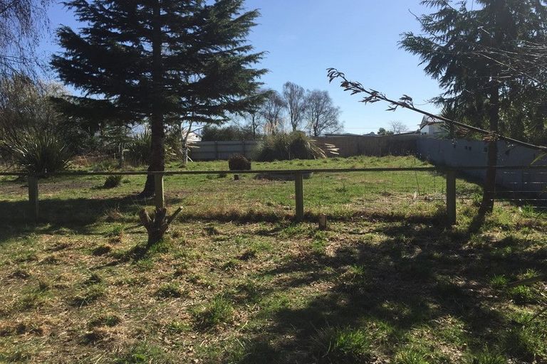 Photo of property in 30 Timaru Road, Waimate, 7924