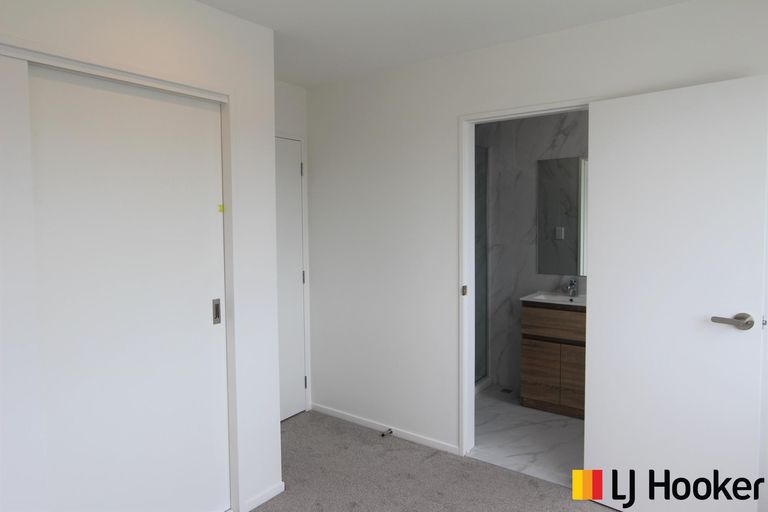 Photo of property in 9a Putiputi Way, Papakura, 2110