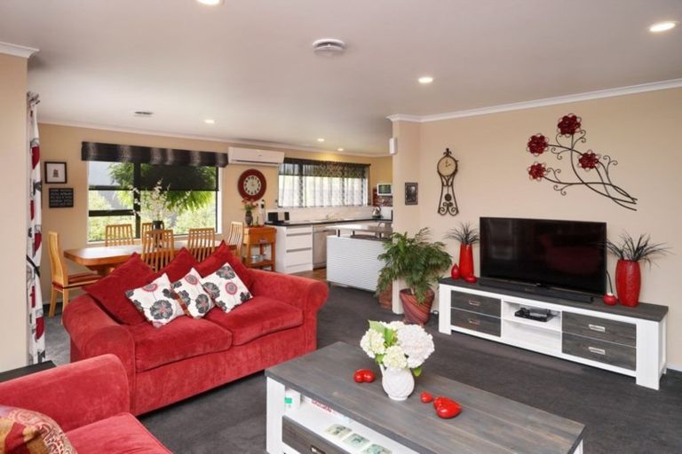 Photo of property in 9 Manahi Place, Woodend, 7610