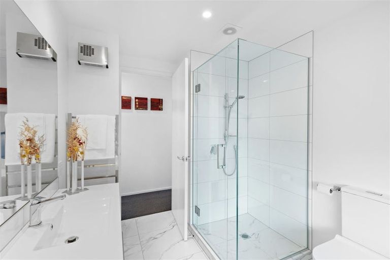 Photo of property in 27 Holiday Drive, Mairehau, Christchurch, 8052