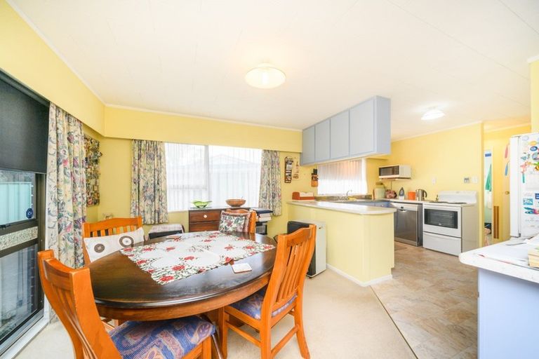 Photo of property in 27 Amberley Avenue, Westbrook, Palmerston North, 4412