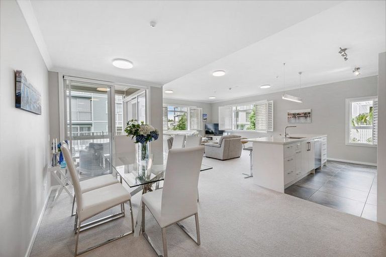 Photo of property in 96 Eaves Bush Parade, Orewa, 0931