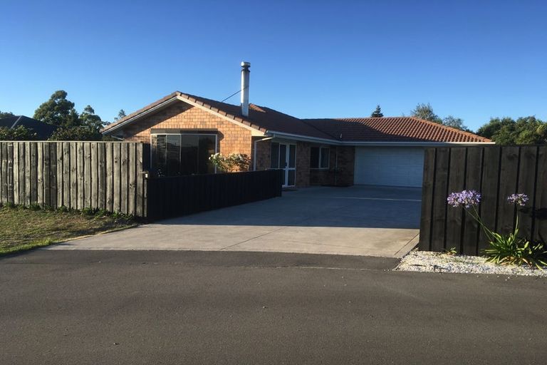 Photo of property in 6 Perrin Place, Darfield, 7510