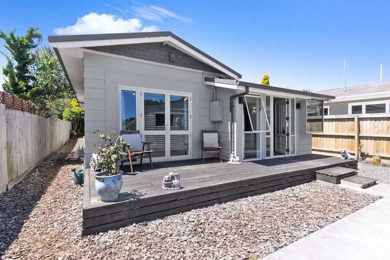 Photo of property in 37 Flemington Avenue, North New Brighton, Christchurch, 8083