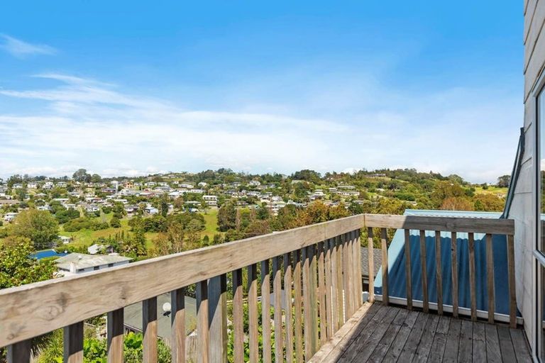 Photo of property in 8 Wiriana Place, Stanmore Bay, Whangaparaoa, 0932