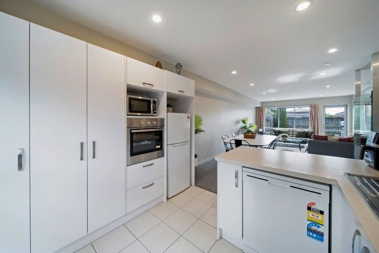 Photo of property in 39 Lyndon Street, Riccarton, Christchurch, 8041