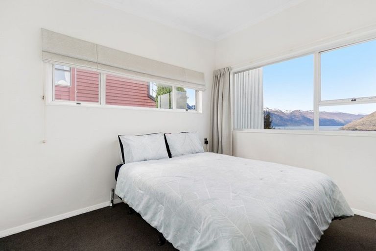 Photo of property in 59a-b Wynyard Crescent, Fernhill, Queenstown, 9300