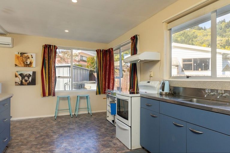 Photo of property in 75a Hampden Street, Picton, 7220