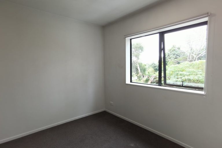 Photo of property in 7/14b Kaponga Crescent, New Lynn, Auckland, 0600