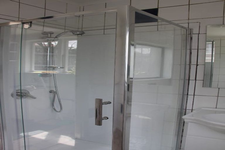 Photo of property in 3 Lewis Street, Blockhouse Bay, Auckland, 0600