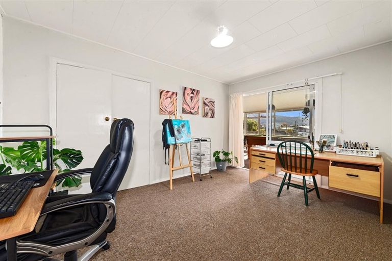 Photo of property in 403 Pukehangi Road, Pomare, Rotorua, 3015