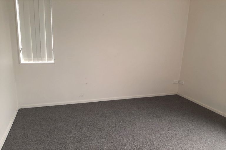 Photo of property in 89 Glenveagh Park Drive, Weymouth, Auckland, 2103