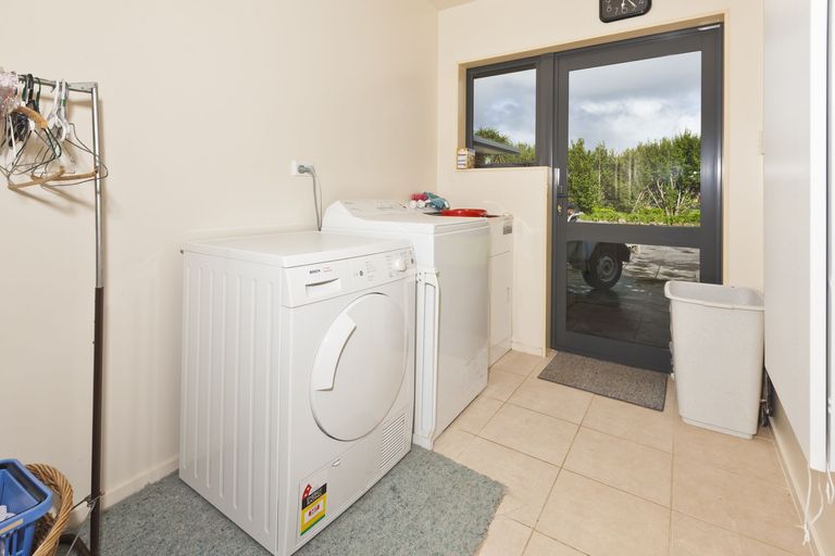 Photo of property in 16 Cairn Way, Te Kamo, Kamo, 0185